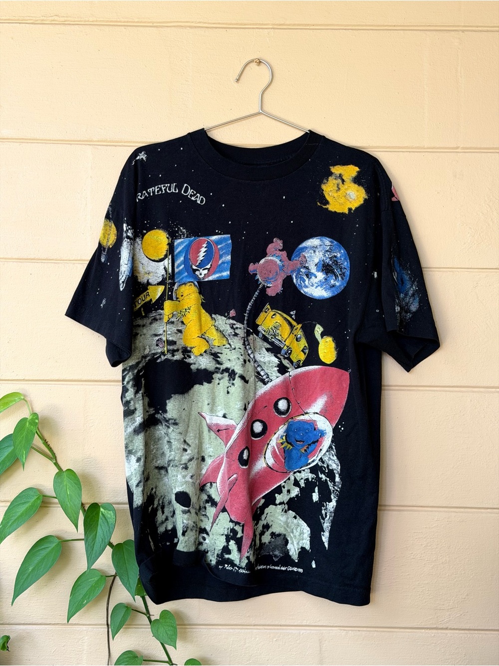 Vintage Grateful Dead “Standing on the Moon” T-Shirt